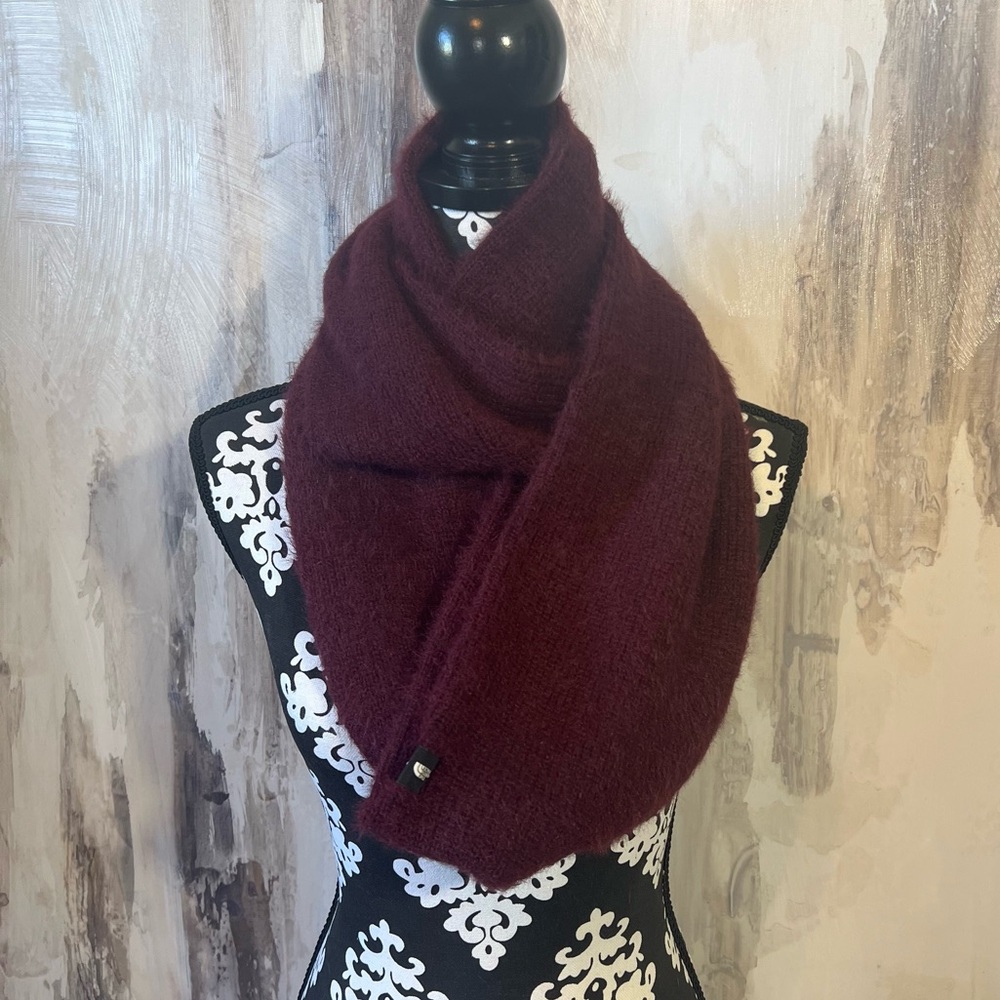 NWOT The North Face Burgundy Infinite Scarf